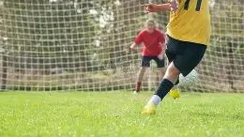 热血激战！枪手对垒热刺：埃泽、因卡皮耶首发出场，里沙利松、帕利尼亚全力开火！